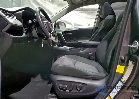 2019 Toyota Rav4 Xle from USA, damaged, VIN JTMP1RFV9KD005065